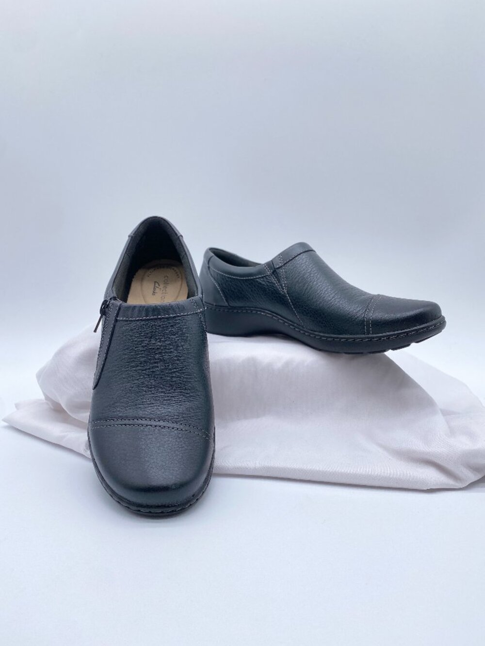 Clarks Collection Women’s Black Leather Zip Comfort Shoes Size 8.5